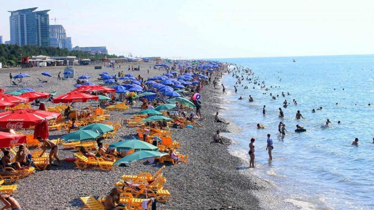Hangover Batumi Bagian luar foto